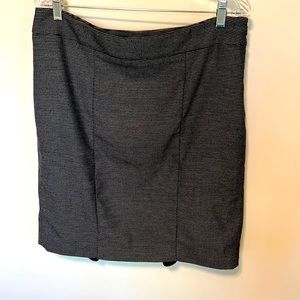 White House Black Market Women’s Skirt with Flare in Back / Size 14 / Like New